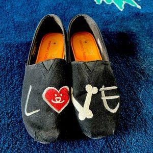 BOBs for dogs love shoe size 7 gently worn.